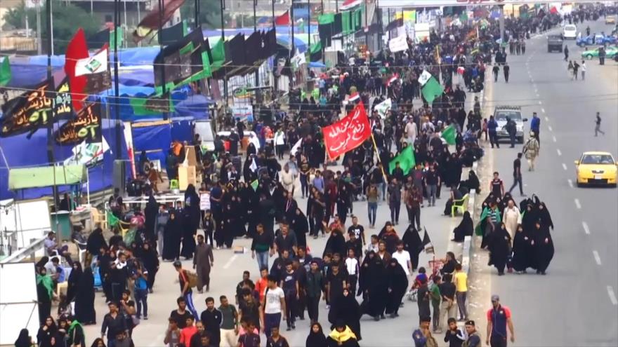 Peregrinos siguen su marcha hacia Karbala para conmemorar Arbain