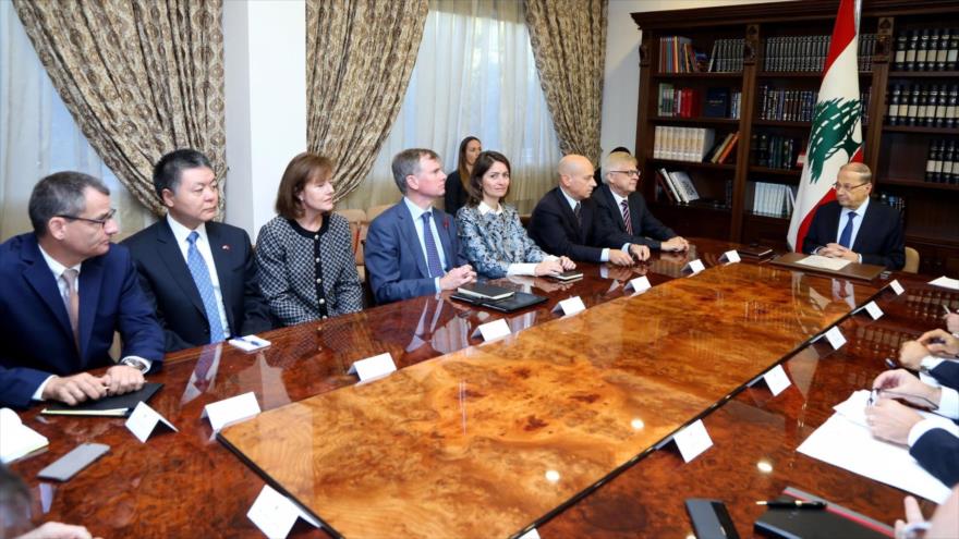El presidente libanés, Michel Aoun, en una reunión con el Grupo de Apoyo Internacional para El Líbano, 10 de noviembre de 2017.