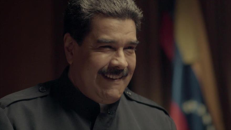 El presidente de Venezuela, Nicolás Maduro, habla en una entrevista con la cadena española de televisión La Sexta, difundida el 12 de noviembre de 2017.