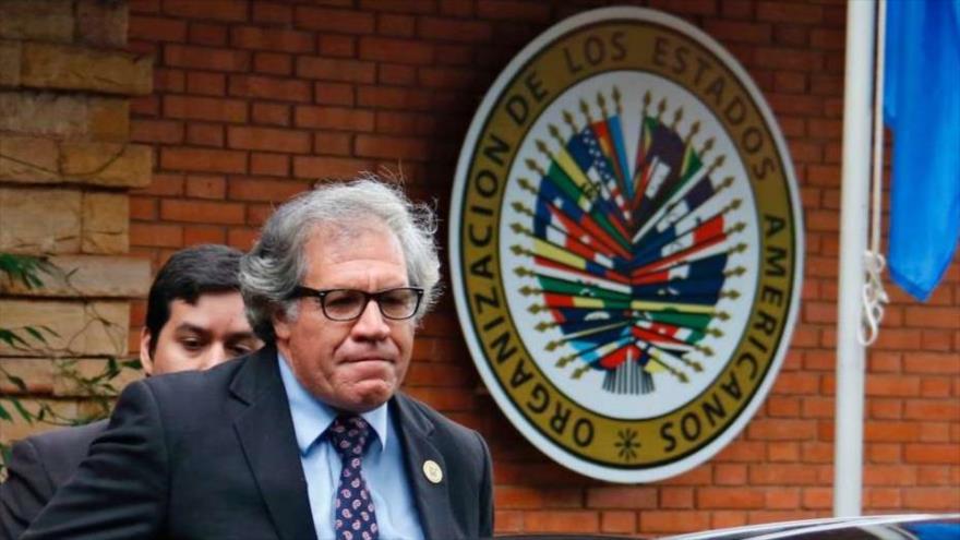El secretario general de la Organización de los Estados Americanos (OEA), Luis Almagro, a su salida de la sede de ese ente.
