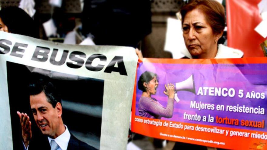 Integrantes del movimiento Mujeres En Resistencia Frente a la Tortura Sexual durante una protesta en México.