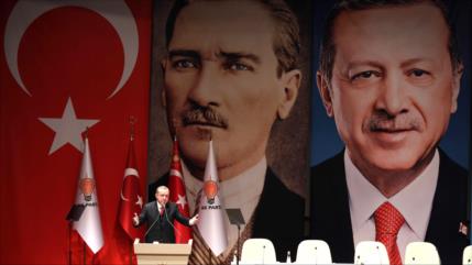 OTAN pone de ‘enemigo’ a Erdogan; él retira sus tropas