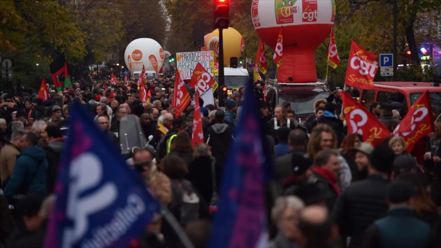 Los franceses participan en una protesta nacional contra las reformas económicas y sociales del Gobierno, 16 de noviembre de 2017.