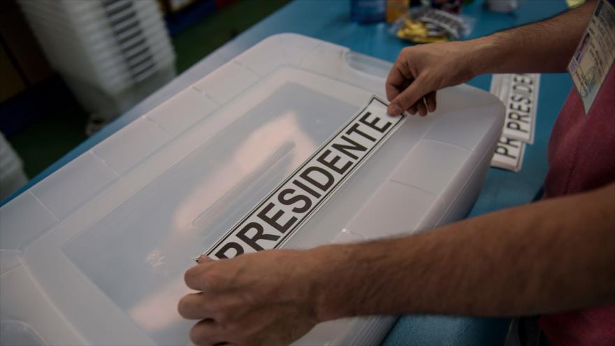 Se preparan para las elecciones en Santiago, capital de Chile, 18 de noviembre de 2017.