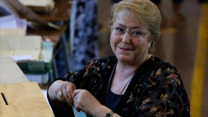 Bachelet pronostica una segunda vuelta presidencial en Chile