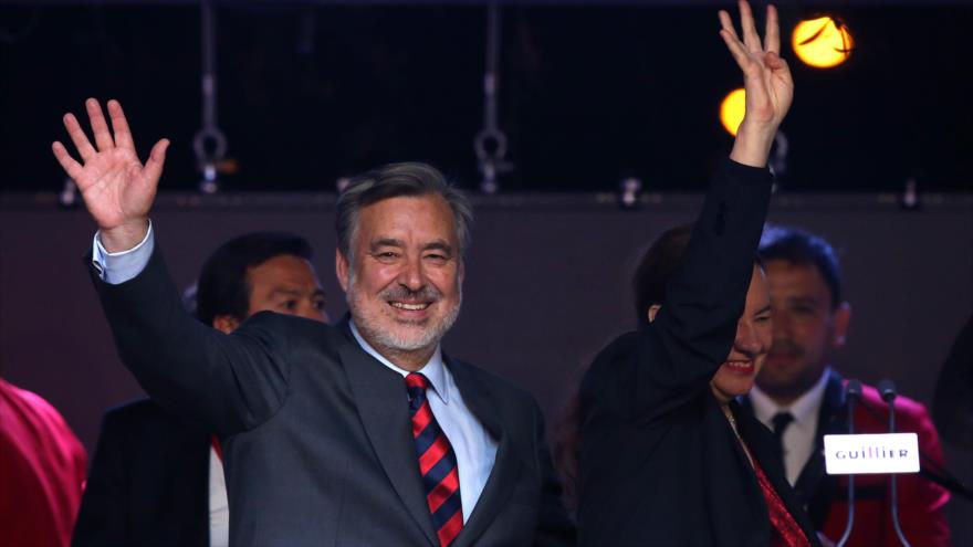 Guillier: Chile votó por el futuro, y no el pasado en comicios