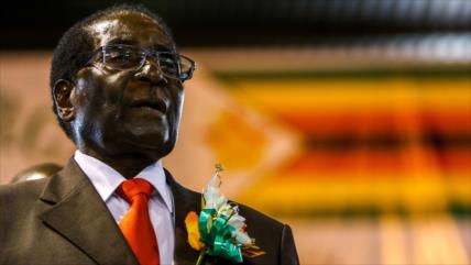 Presidente de Zimbabue renuncia tras 37 años en el poder