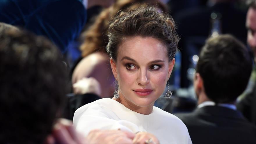 La actriz estadounidense Natalie Portman asiste a un acto en Los Ángeles, California, 29 de enero de 2017.