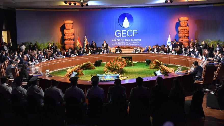 El presidente de Bolivia, Evo Morales, habla durante la Cumbre del IV Foro de Países Exportadores de Gas Natural (FPEG), 24 de noviembre de 2017.