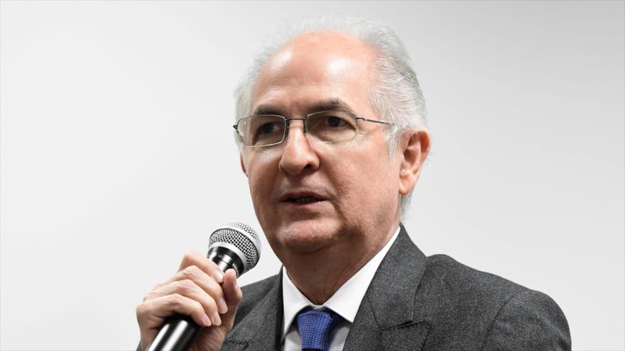 El exalcalde de Caracas Antonio Ledezma da una conferencia de prensa en Madrid, 20 de noviembre de 2017 .