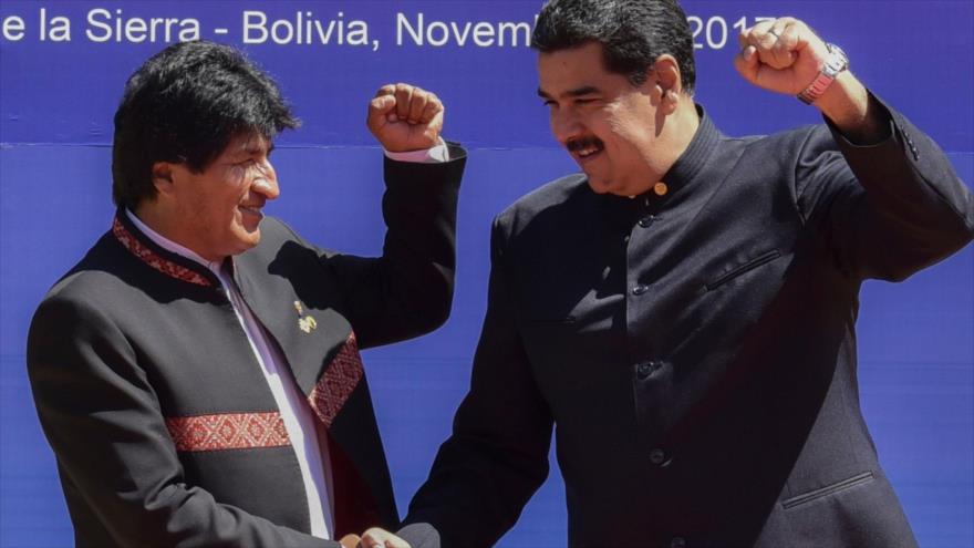 (De izda.) Presidentes de Bolivia y de Venezuela, Evo Morales y Nicolás Maduro, respectivamente, en la Cumbre del IV FPEG, 24 de noviembre de 2017.