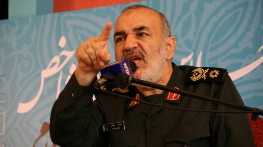 El subcomandante del Cuerpo de Guardianes de la Revolución Islámica (CGRI), el general de brigada Husein Salami, interviene en un evento público, junio de 2016.