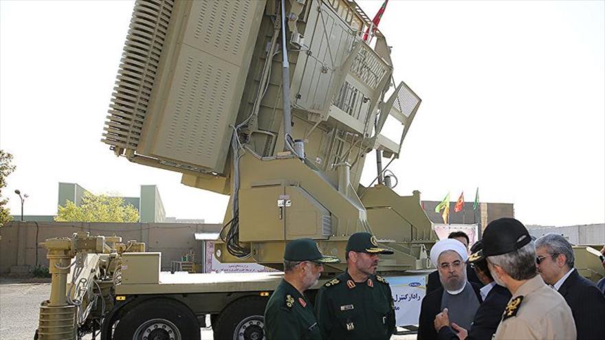 Autoridades iraníes visitan sistemas de defensa aérea en maniobras aéreas bautizadas como Defensores del Cielo-Velayat-7, 27 de diciembre de 2016.