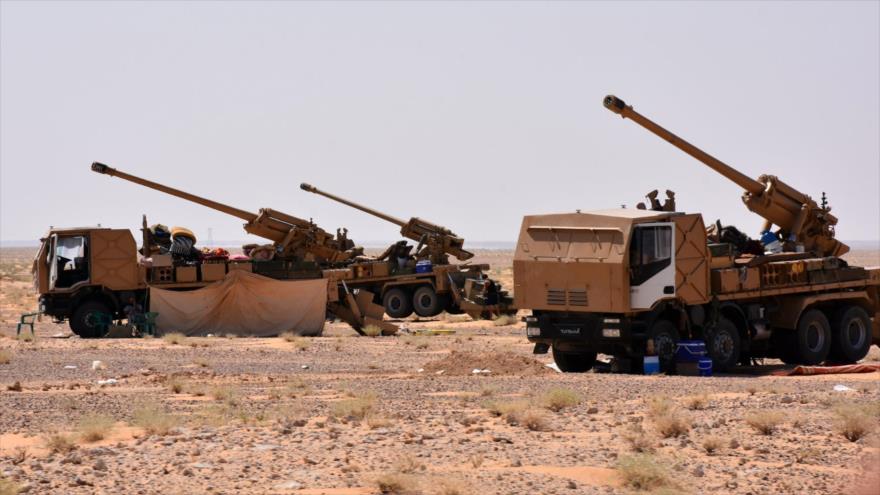Artillerías del Ejército sirio instalados para atacar las posiciones de los terroristas de Daesh en la provincia de Deir Ezzor.