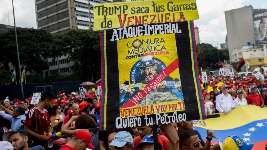Venezolanos marchan en apoyo al presidente Nicolás Maduro y en contra del mandatario de EE.UU., Donald Trump, 11 de septiembre de 2017.