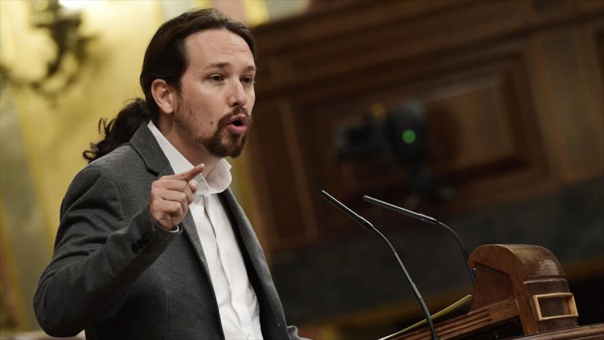 El líder del partido Podemos, Pablo Iglesias, habla en el Parlamento español, 11 de octubre de 2017.