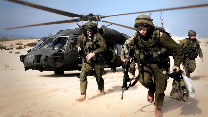 Las fuerzas de guerra israelíes (IDF) durante una maniobra en los territorios palestinos ocupados.