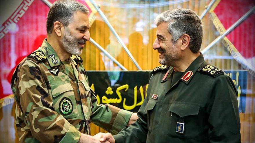 Los comandantes en jefe del CGRI y del Ejército de Irán (izda.) durante una reunión, septiembre de 2017.