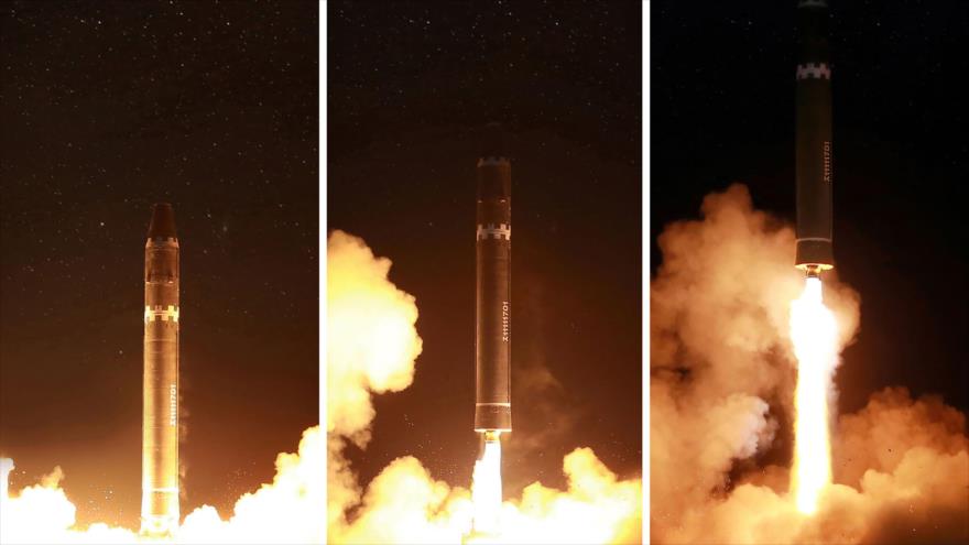 El lanzamiento del misil Hwasong-15 por parte de Corea del Norte, 29 de noviembre de 2017.