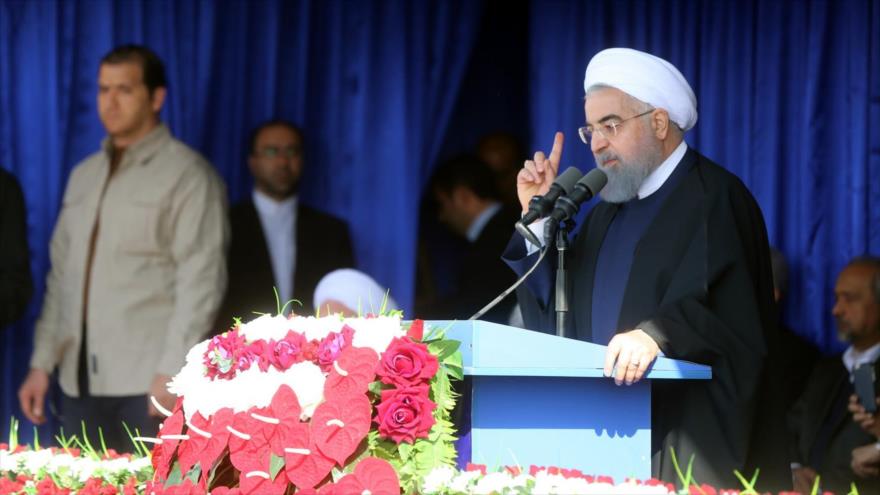 El presidente de Irán, Hasan Rohani, habla en la ciudad de Zabol, situada en la provincia de Sistán y Baluchistán (sureste), 2 de diciembre de 2017.
