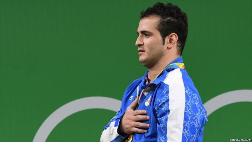 Pesista iraní rompe dos récords mundiales en el Mundial 2017