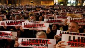 Miles de catalanes exigen la libertad de presos independentistas