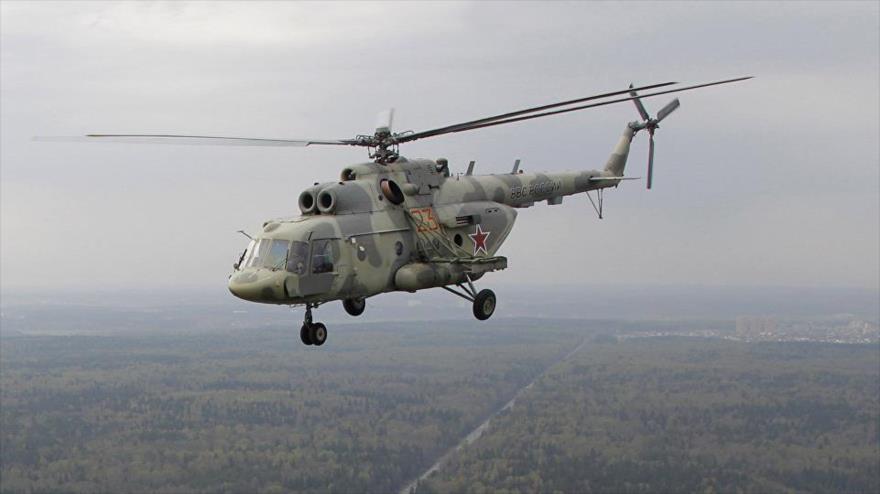 Un helicóptero Mi-17 de fabricación rusa en pleno vuelo.