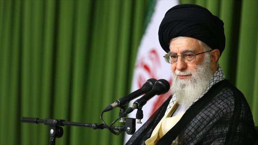 El ayatolá Seyed Ali Jamenei, Líder de la Revolución Islámica de Irán.