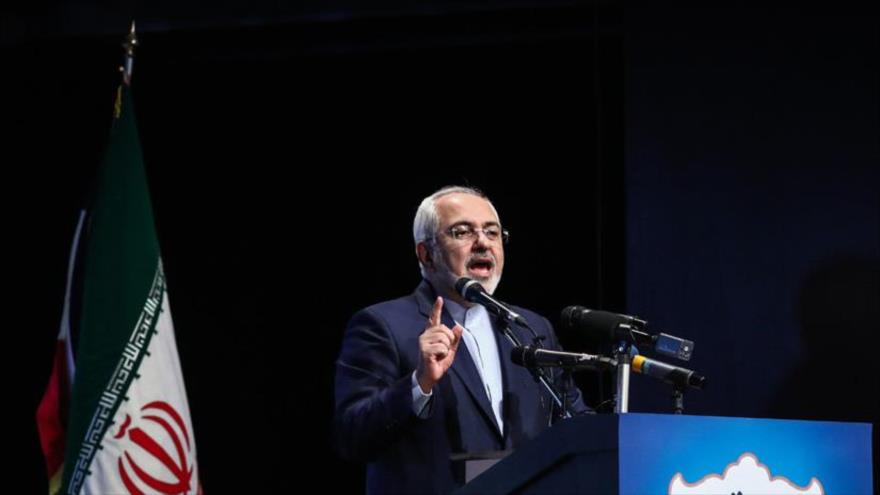El canciller iraní, Mohamad Yavad Zarif, en un acto oficial en Tehéran, la capital persa, 3 de diciembre de 2017.