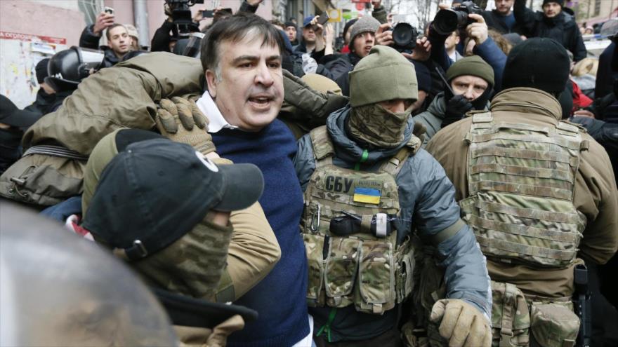 Vídeo: Detienen a opositor Saakashvili y sus seguidores lo liberan