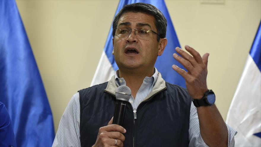 El presidente hondureño, Juan Orlando Hernández, habla en una rueda de prensa en la Casa de Gobierno en Tegucigalpa (capital), 5 de diciembre de 2017.