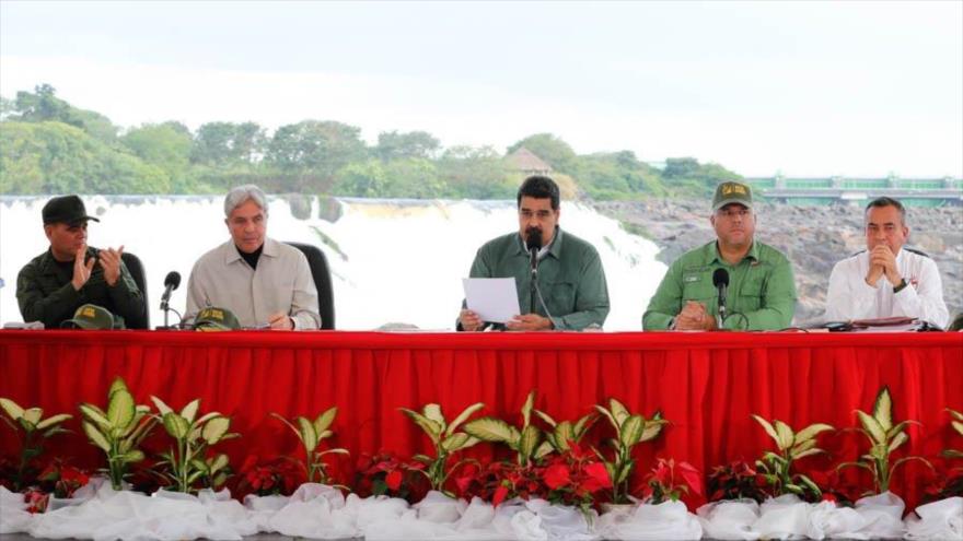 Maduro convoca al diálogo con oposición por la paz y Venezuela