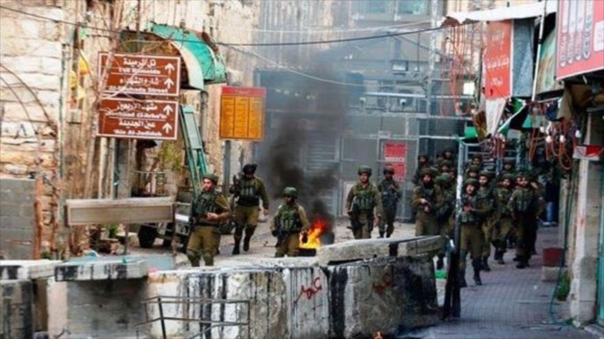 Más de 50 palestinos resultan heridos a manos de fuerzas israelíes