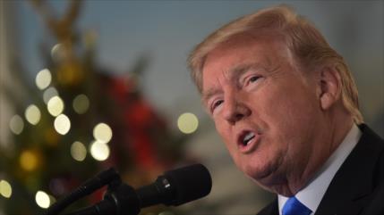 ¡Crisis mental! Trump se arrastra durante su discurso de Al-Quds