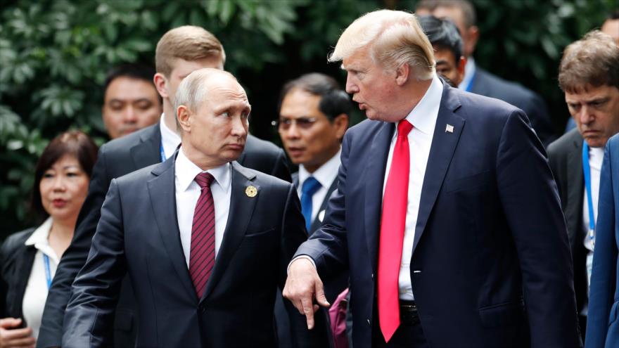 Los presidentes de EEUU, Donald Trump (dcha.), y de Rusia, Vladimir Putin, Vietnam, 11 de noviembre de 2017.