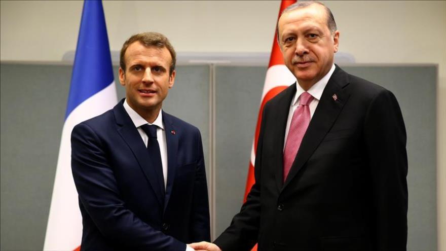 El presidente francés, Emmanuel Macron (izda.), se reúne con el presidente turco, Recep Tayyip Erdogan, en Nueva York, 19 de septiembre de 2017.