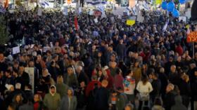 Miles de israelíes protestan contra el ‘corrupto’ Netanyahu