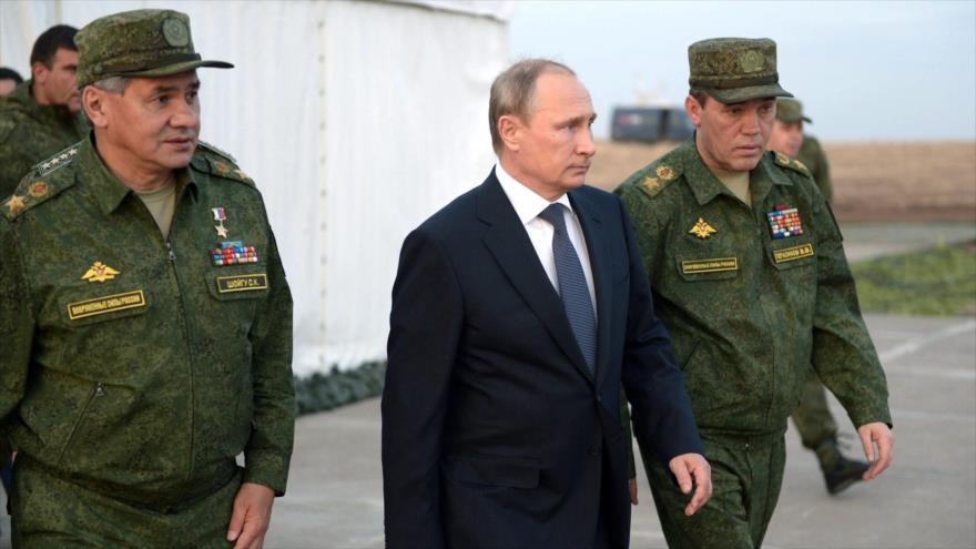 Putin visita aeródromo militar ruso Hmeimim en Siria