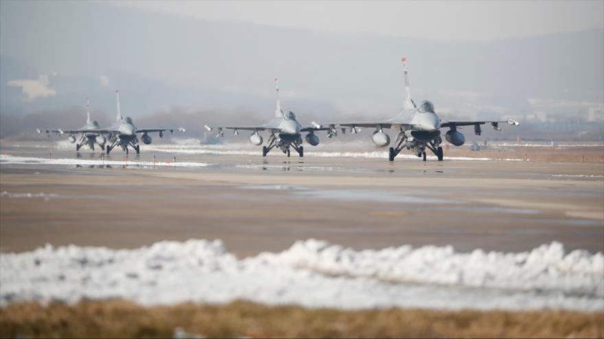 Cazas F-16 de EE.UU. participan en un ejercicio aéreo conjunto con Seúl denominado ‘Vigilant Ace’, 6 de diciembre de 2017.