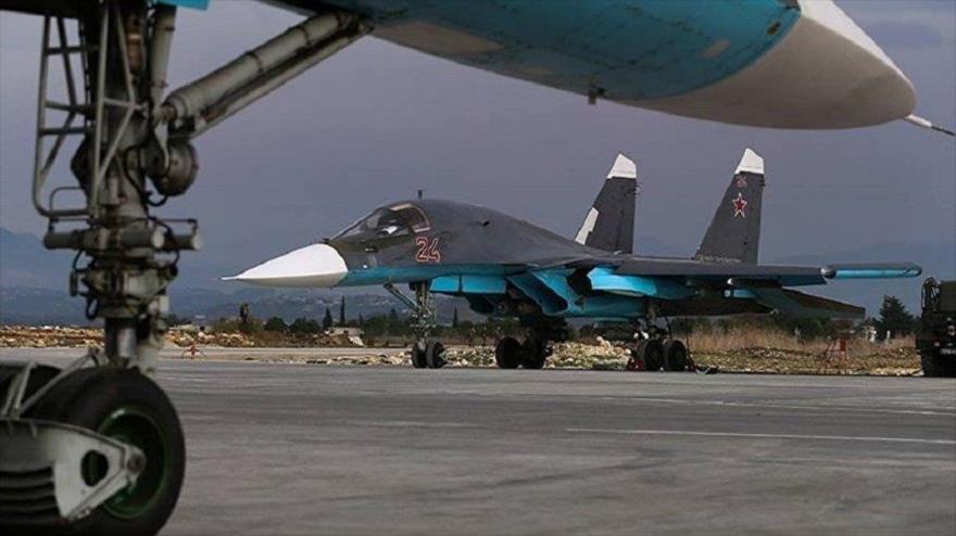 Aviones rusos en la base aérea de Hmeimim, en el oeste de Siria.