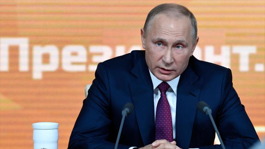 El presidente ruso, Vladimir Putin, habla en su anual conferencia de prensa en Moscú (capital de Rusia), 14 de diciembre de 2017.