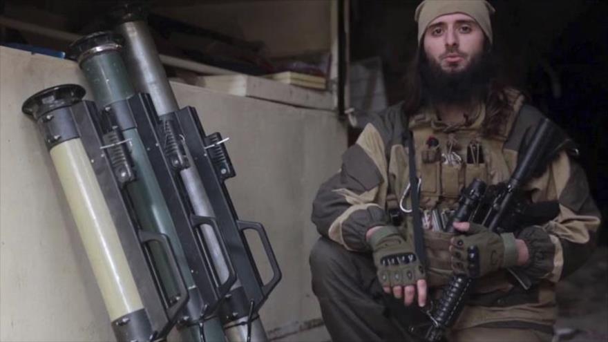 Un combatiente del grupo terrorista EIIL (Daesh, en árabe) en Siria.