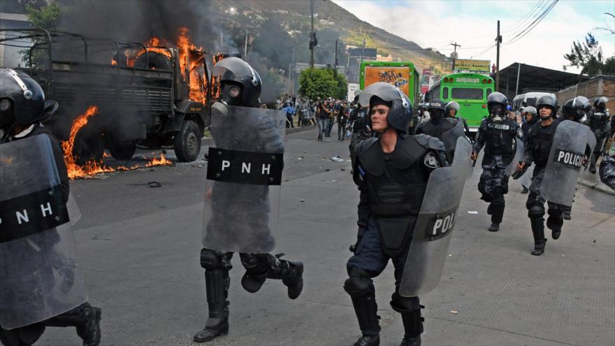 Hondureños bloquean vías en protesta por ‘fraude’ contra Nasralla