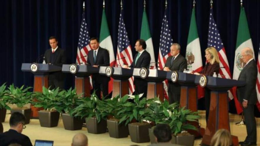 Funcionarios de México y EE.UU. ofrecen una rueda de prensa al término del segundo Diálogo de Alto Nivel sobre Combate al Crimen Organizado Trasnacional en Ciudad de México.