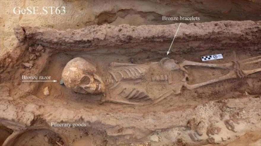 Una de las cuatro tumbas excavadas en el pueblo de Yabal al-Silsila en Egipto.