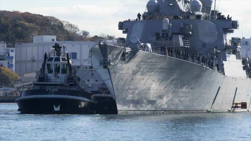 El destructor estadounidense de la clase Arleigh Burke USS John S. McCain en el puerto japonés de Yokosuka, en Japón, 13 de diciembre de 2017.