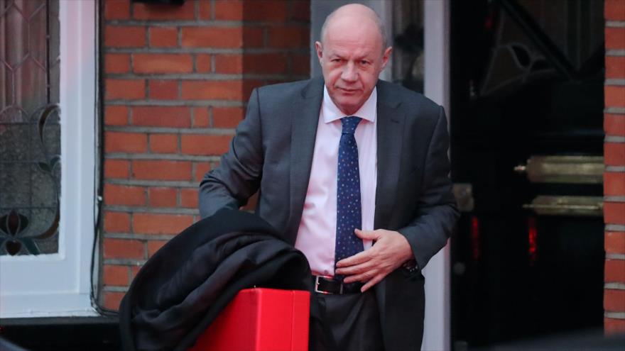 El primer secretario del Gobierno británico, Damian Green, abandona su casa en Londres, capital del Reino Unido, 5 de diciembre de 2017.
