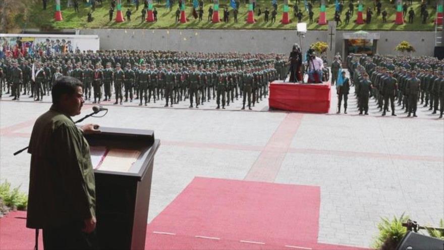 El presidente de Venezuela, Nicolás Maduro, ofrece un discurso durante un acto de salutación de fin de año de la FANB, 28 de diciembre de 2017.