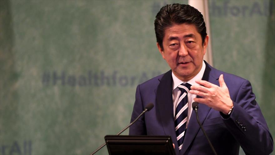 El primer ministro japonés, Shinzo Abe, pronuncia un discurso en un foro de salud en Tokio, 14 de diciembre de 2017.