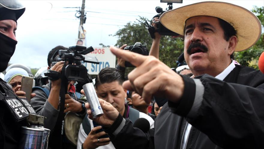 El expresidente de Honduras Manuel Zelaya, durante una protesta contra la reelección del presidente Juan Orlando Hernández, 22 de diciembre de 2017.